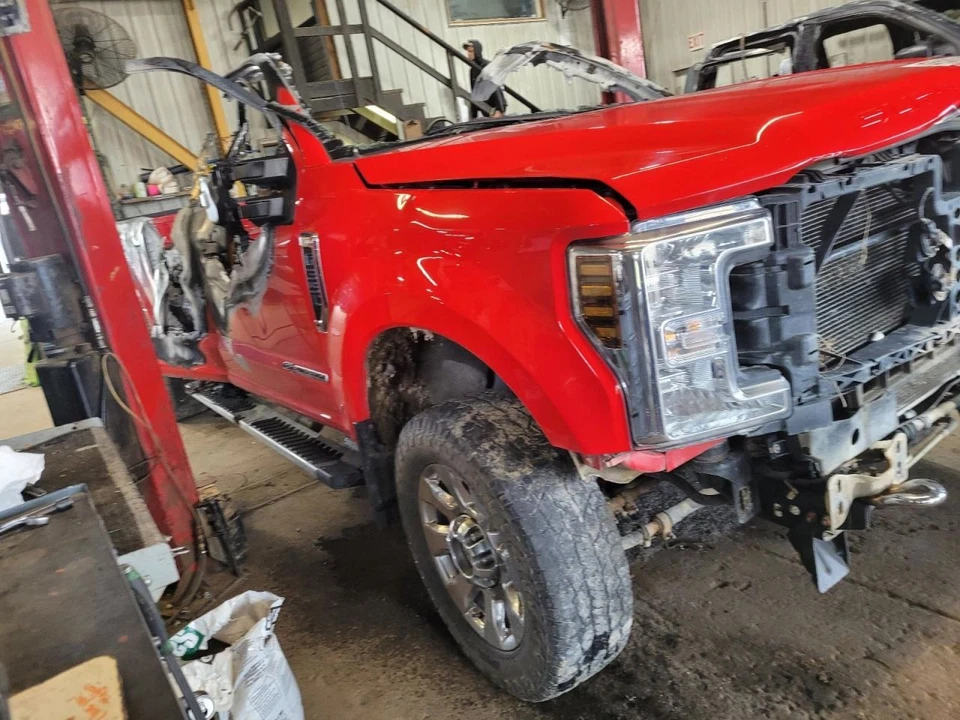 Motor de caja de fusibles para camioneta Ford F250SD 17-19 1997371 Foto 3 de 4