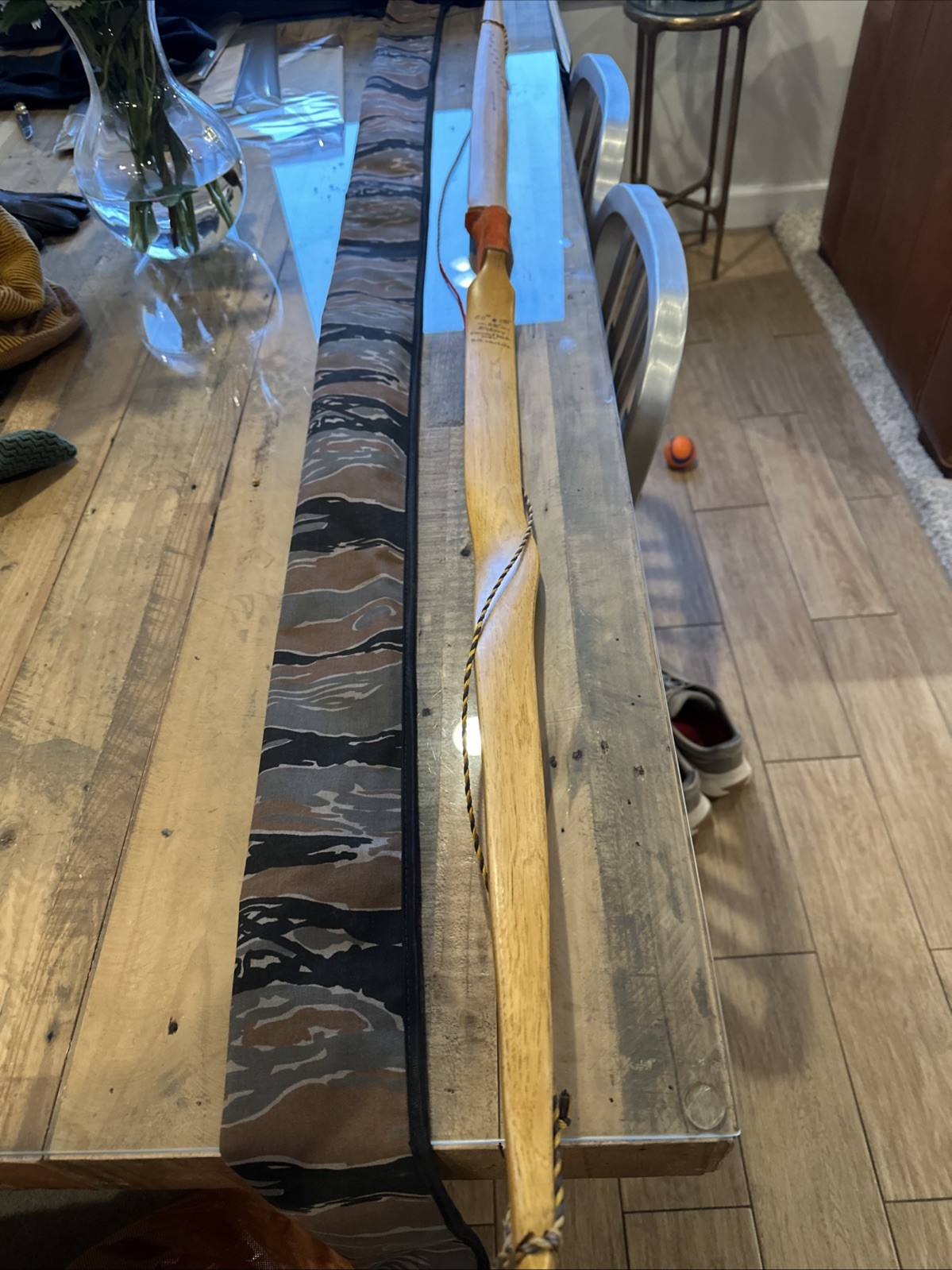 Hickory bow / Selfbow / Longbow. Rattlesnake Backed. no reserve. 67"