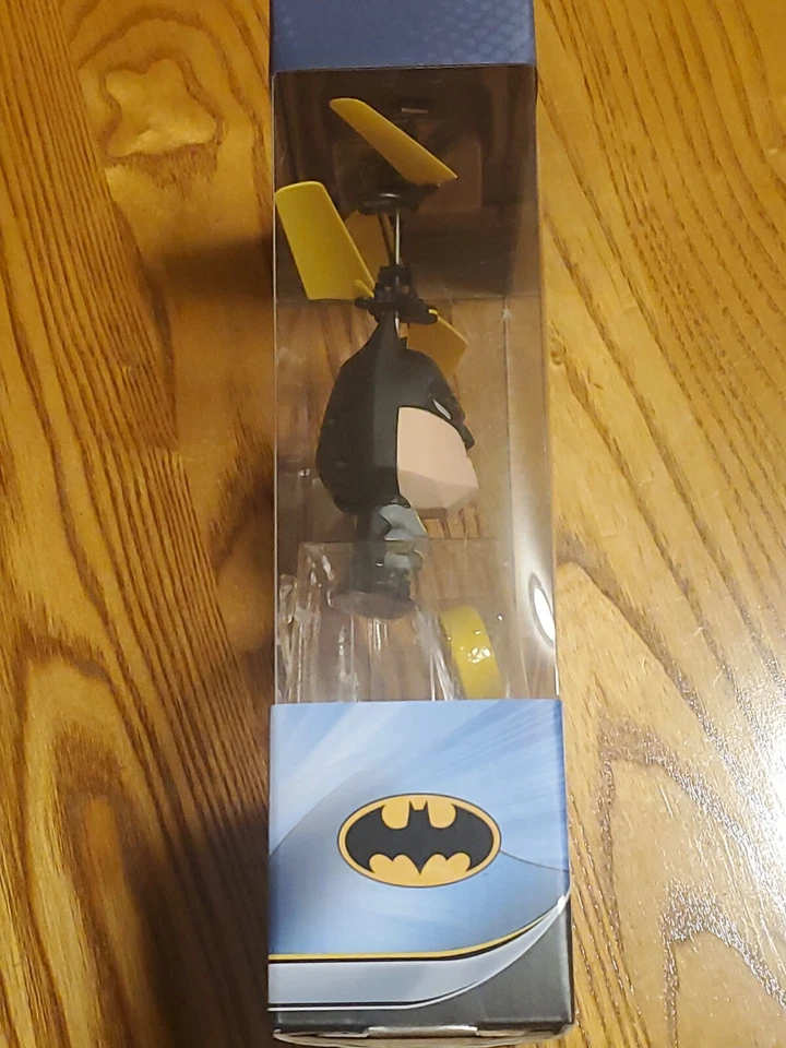 DC Comics Motion Control Indoor RC Flying Batman Easy To Operate NIB brand new - Image 3 of 4