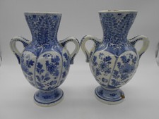 PAIRE DE VASE DÉCOR FLORAL EN FAIENCE DE DELFT SIGNÉE JOOST THOOFT XIX ème