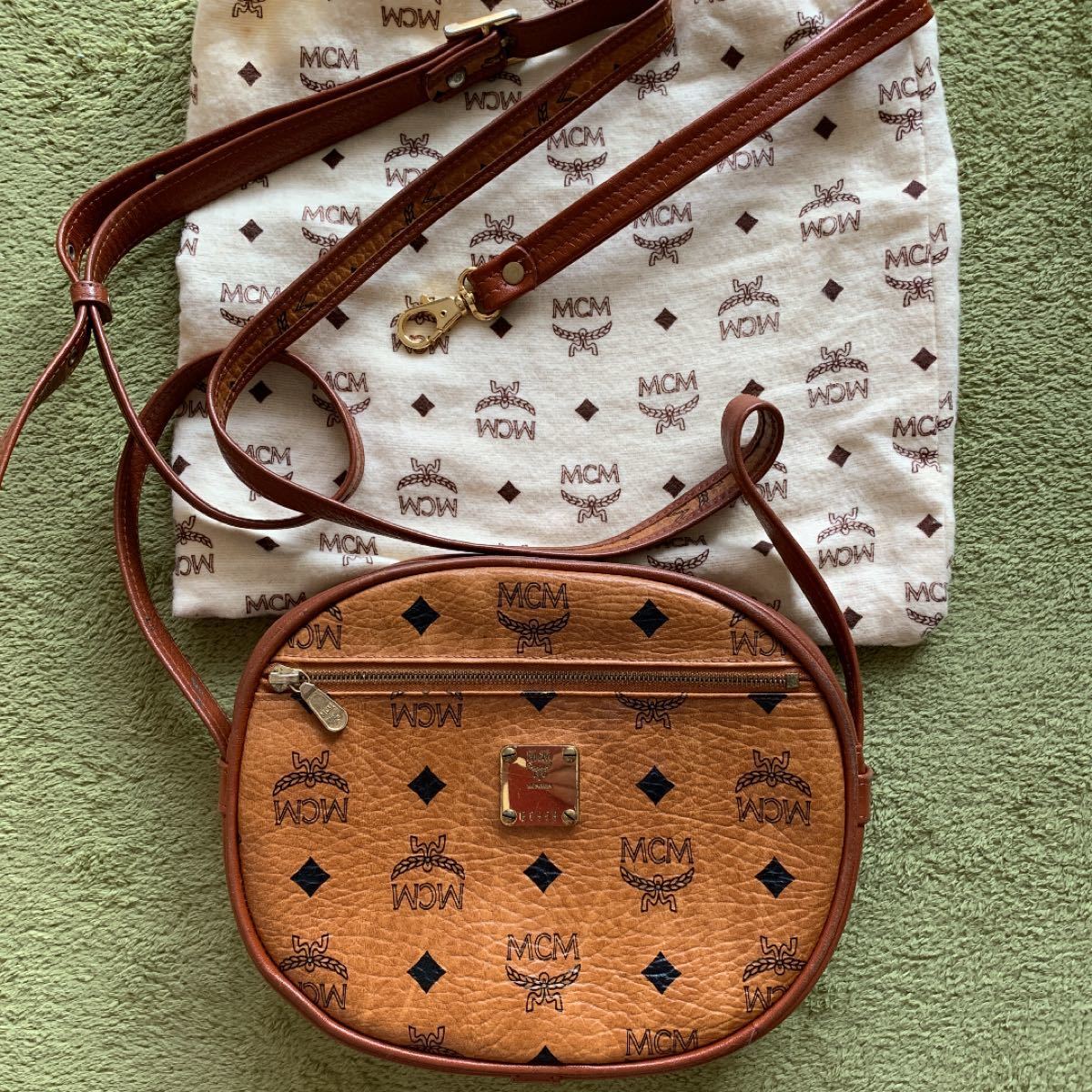 MCM shoulder bag leather logo brown storage bag 20.5×16×5.5 MCM shoulder bag leather logo brown storage bag 20.5×16×5.5