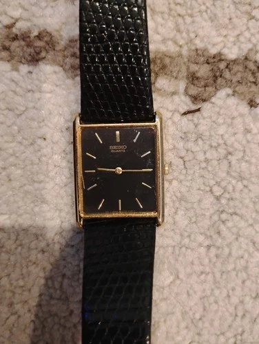 Seiko Men's Vintage Watch Black-Gold, Model 5Y30-5069