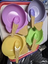 Set Of 4 Vintage Ice Cream Serving Bowls & Spoons- Plastic  T115