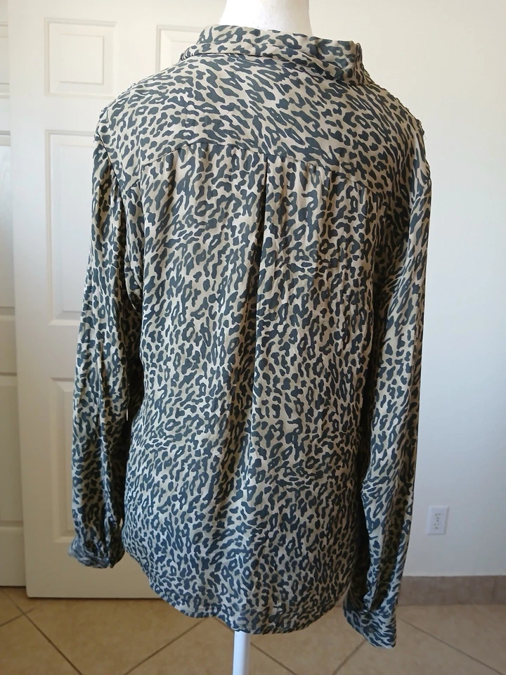 Camisa ALFANI Animal Print 100% Seda Abotonada Manga Larga Botón Talla 14 Foto 3 de 4