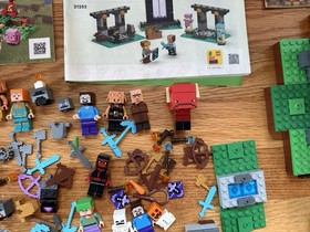 Lot of RARE LEGO Minecraft Minifigures + Sets 21183 21185 21131 21124 21252 More