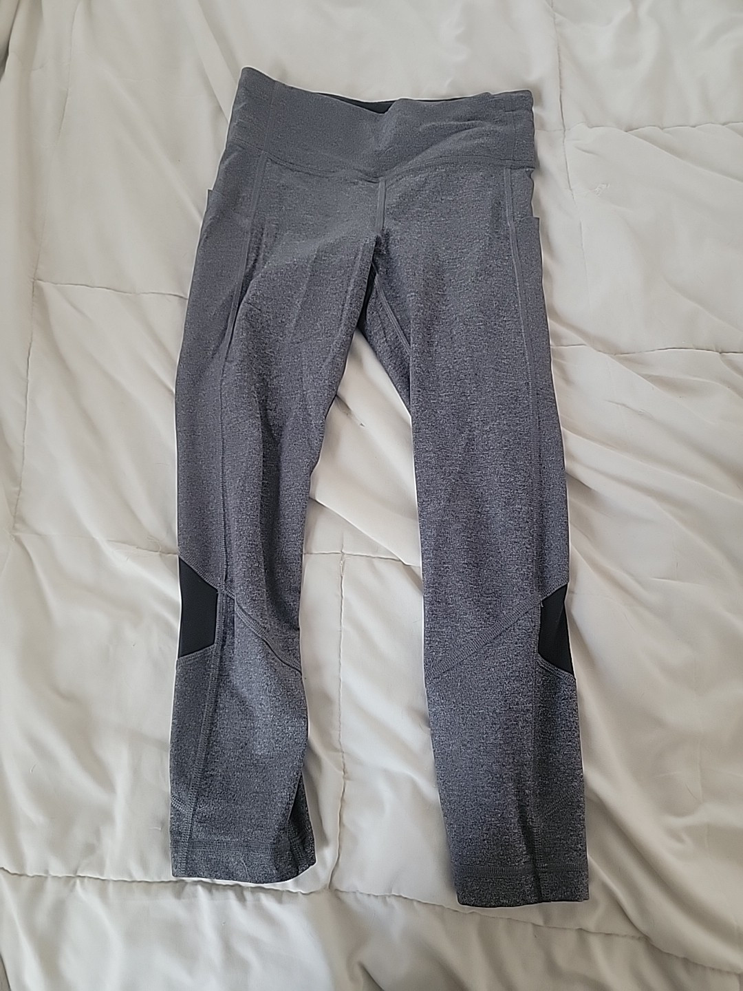 Lululemon capris  Women's Size 4 Gray Yoga Gym