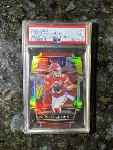 2021 Panini Select - Concourse Patrick Mahomes II #2 Black & Gold Prizm Die-Cut