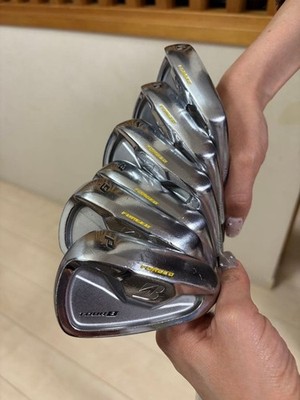 Bridgestone TOUR B X-CB Eisen #5-9, Pw (6 Schläger) / Dynamic Gold S200 / Fle...