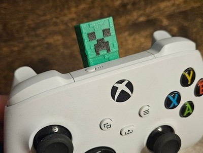 White Battery Cover with Minecraft Creeper for Xbox Series S/X Controller 