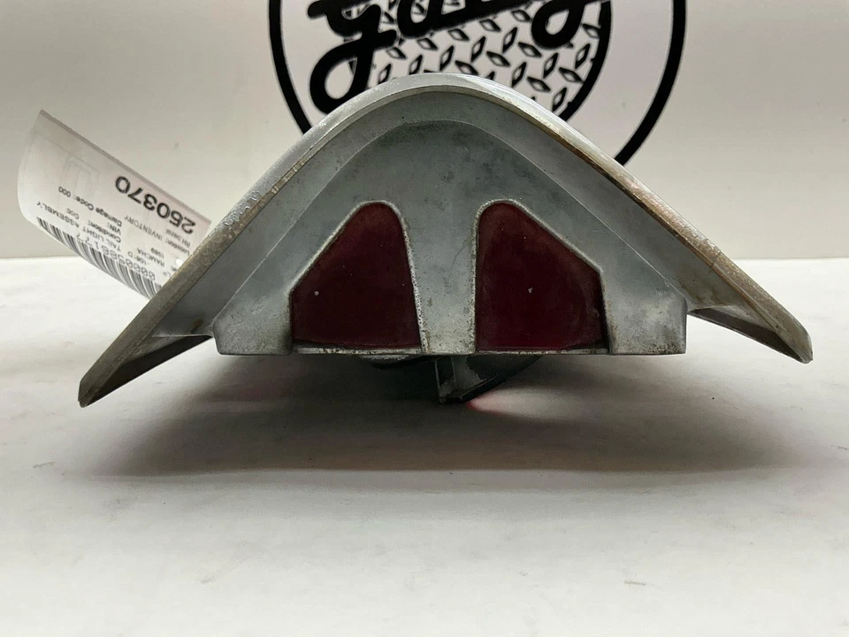Luz trasera derecha Dodge Ramcharger 81 82 83 84 85 86 87 88 89 90 91 92 93 Foto 3 de 4
