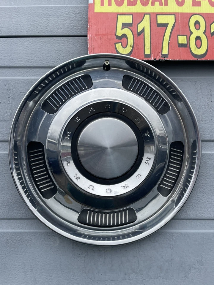 Juego de 4 tapacubos Mercury 1966-67 14” Comet raros hermosos negros/inoxibles. Verynice Foto 2 de 4