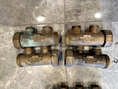 UPONOR WIRSBO  BRASS 2 ZONE LOOP MANIFOLD VALVELESS