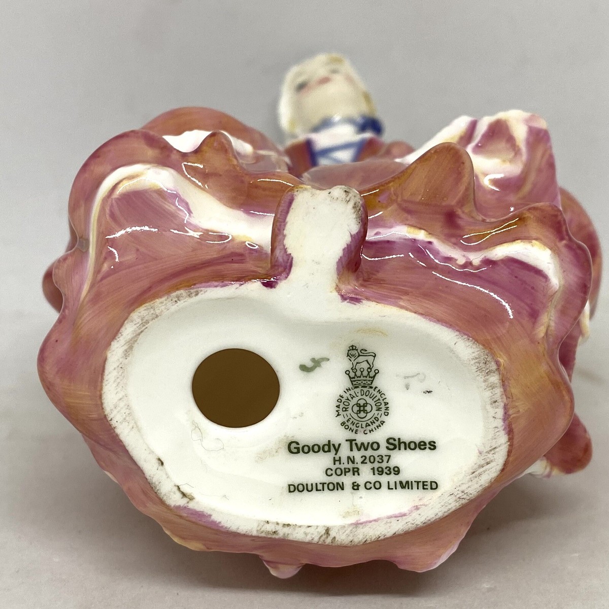 Vintage 1939 Royal Doulton Bone China Figurine HN2037 Goody Vintage 1939 Royal Doulton Bone China Figurine HN2037 Goody