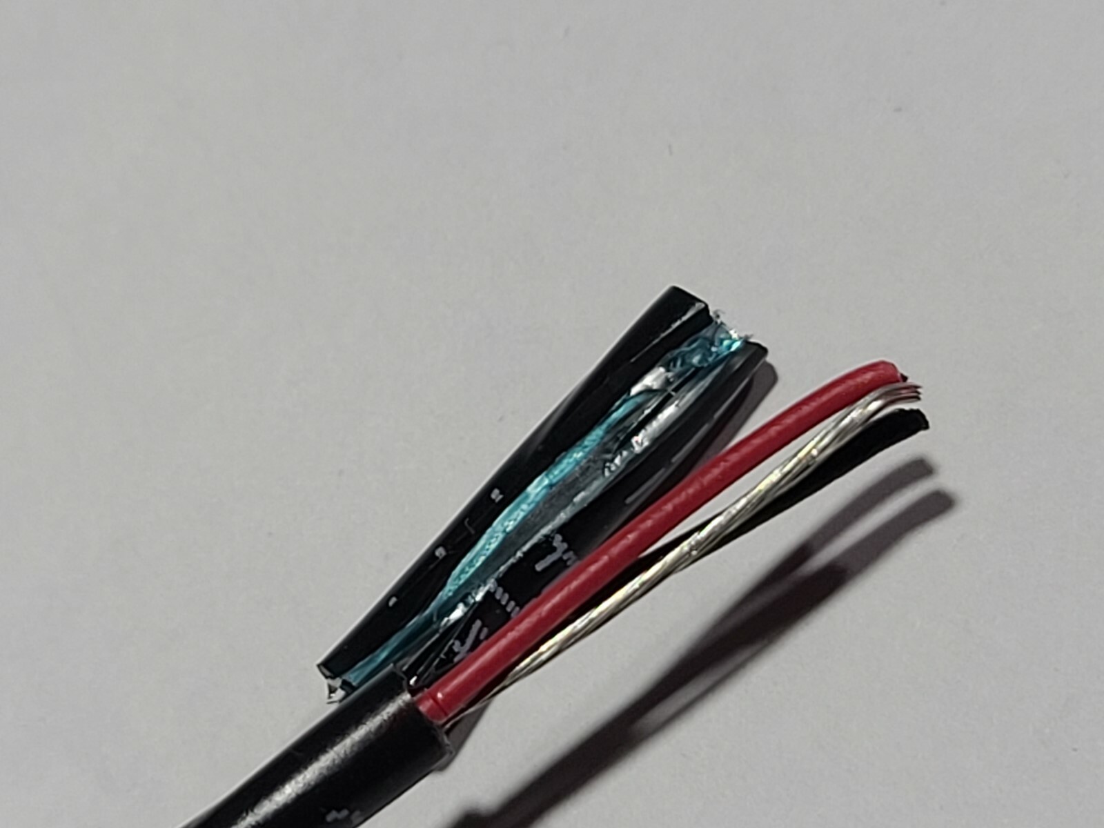 941P Belden Line Level Audio Cable, PVC At ₹ 110/meter In New Delhi - Foto 5