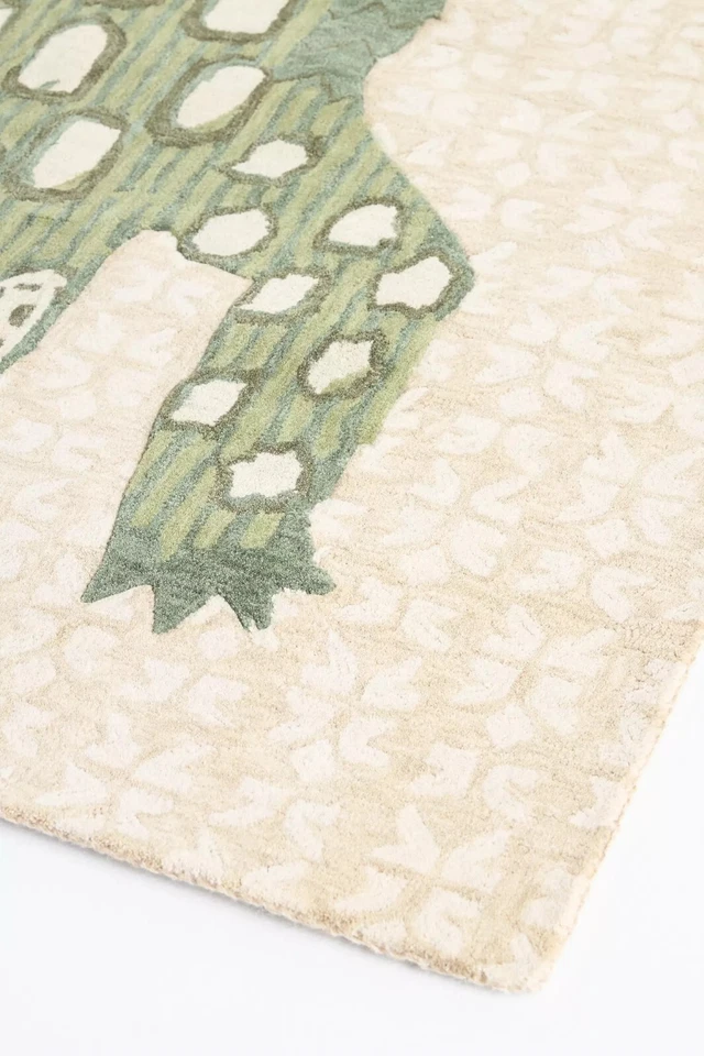 Exotic Alligator Design Hand-Tufted Wool Rug, Luxurious Soft Home Decor - Image 4 of 4