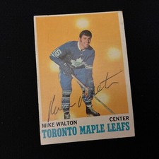 Autographed 1970-71 Topps  MIKE WALTON.  TOUGH AUTO