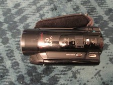 Canon VIXIA HF M30 Full HD 1080p AVCHD Video Camcorder w/ BAD Battery  Charger
