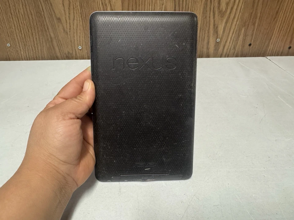 Tablet ASUS Nexus 7 ME370T 7” negra - para piezas/no funciona Foto 2 de 4