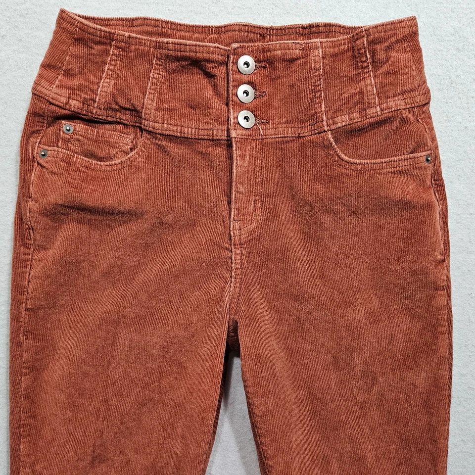 Pantalones ajustados No Boundaries de tiro alto esculpidos para mujer 13 rojo óxido marrón pana Foto 3 de 4