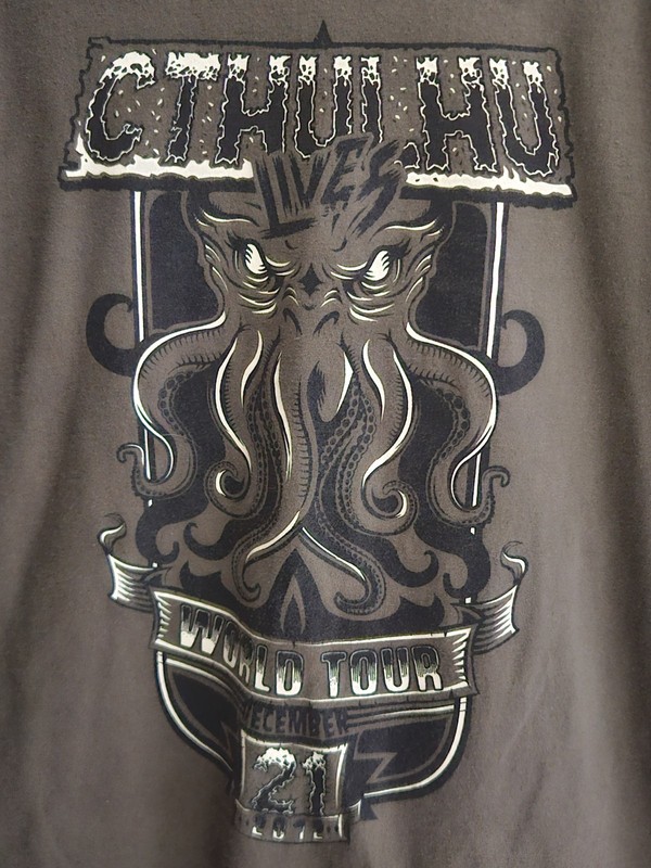 Cthulhu Lives World Tour Band T-SHIRT M Medium Mens Lovecraft Necronomicon