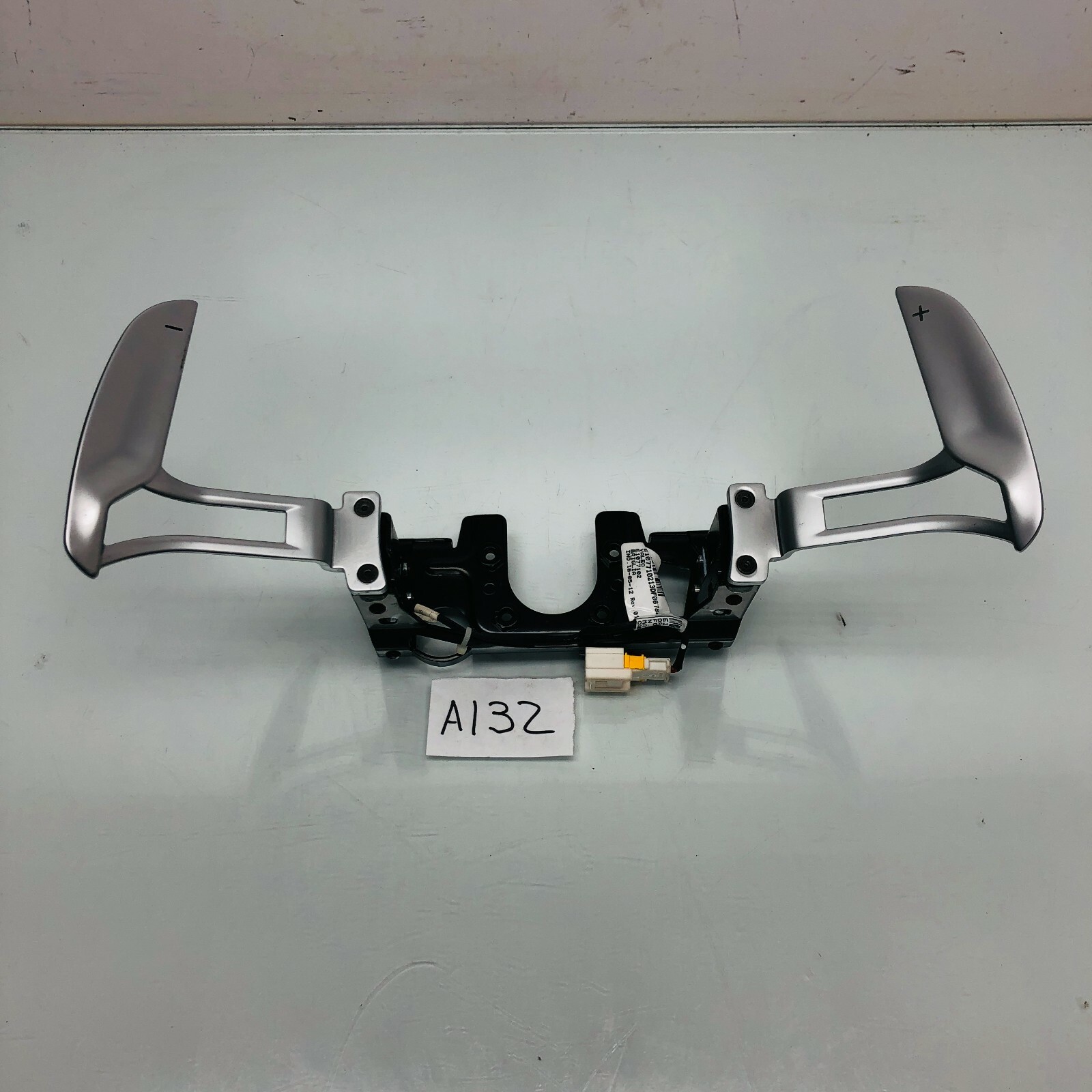 Maserati Ghibli 2014-2017 Paddle shifter P/N E1077102