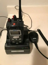 1 Harris P7100-7150 Radio 450-470MHz 6" Ant Charger.Speaker/Mic Battery"