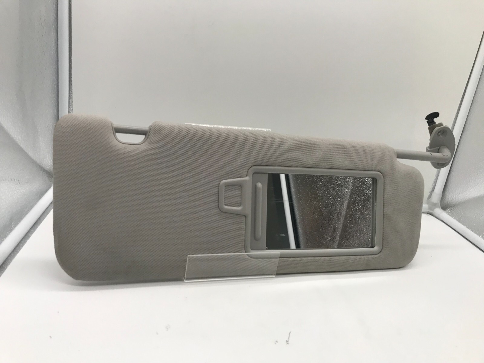 2016-2020 Kia Sorento Passenger Sun Visor Gray OEM SV1002