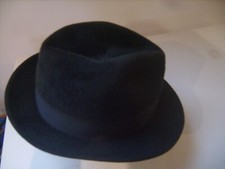 Superbe chapeau vintage Création Pierre Cardin Gérard Sools Paris noir T 58 BE