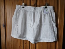 Primark White Women's Relaxed Shorts Size M