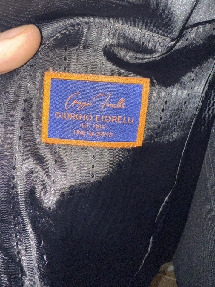 42R Completo Esmoquin Giorgio Fiorelli - Chaqueta Pantalones Camisa Chaleco Pajarita Zapatos Foto 4 de 4