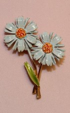 Vintage 1960s Mod Pink Enamel Daisy Brooch and Clip-On Earrings Set — listing 6