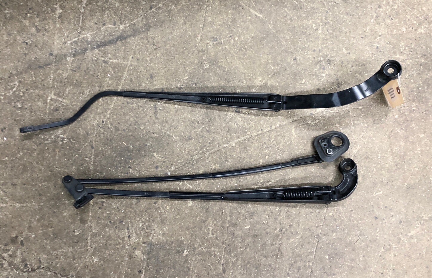 2008-2012 Maserati Granturismo LH & RH Side Windshield Wiper Arms Set OEM ST26