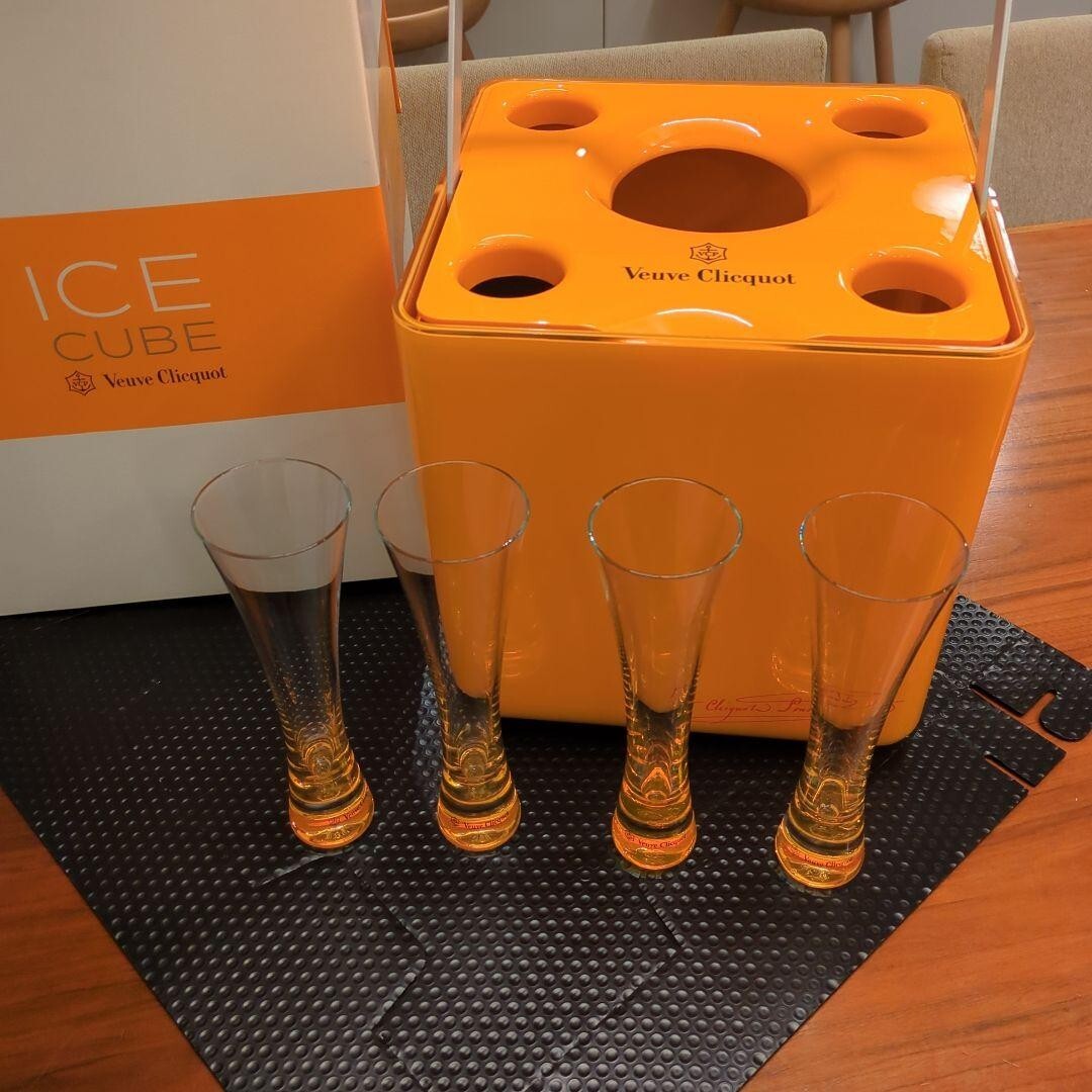 Design by Porsche Design Veuve Clicquot 
