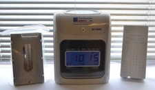 TIME RECORDER CLOCKING IN CLOCK MACHINE, TIME CARDS (100) & RACK