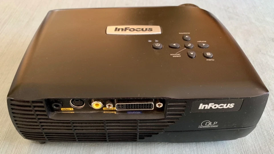 InFocus IN10 Portable DLP Projector LP-70 - Image 4 of 4