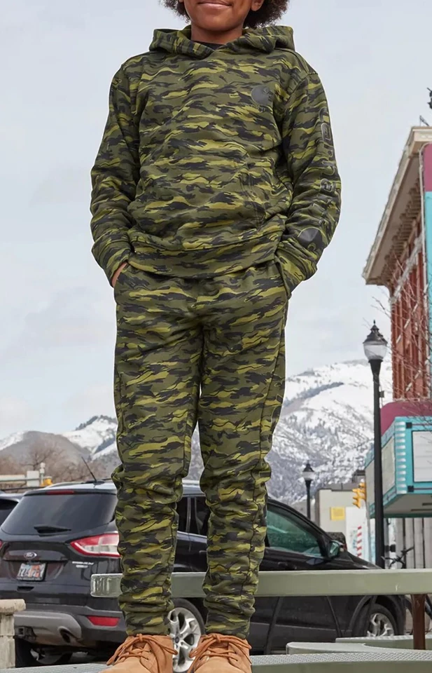 Sudadera con capucha gráfica camuflada Carhartt para niños Foto 2 de 3