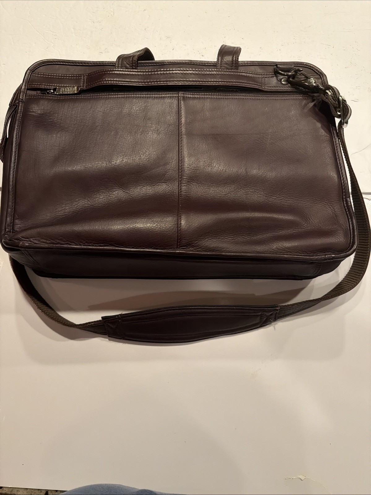 AVENUES Genuine Top Grain Leather Expandable Briefcase in De
