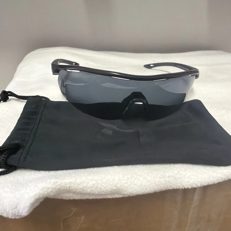 🔥 Gafas de sol deportivas Under Armour marco elegante lentes oscuras 😎 Foto 3 de 4