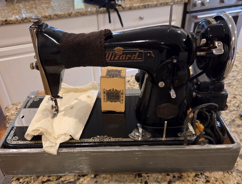 Vintage Wizard sewing machine. Made In Japan