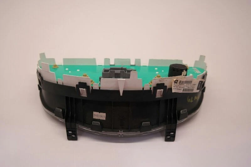 04 05 06 07 08 Chevy Malibu Velocímetro Cluster Estilo Clásico Emblema En Rejilla  Foto 3 de 4