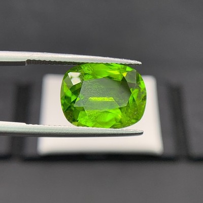 9.75 Ct Natural Peridot Cushion Shape Loose Gemstone From Supat Valley Pakistan