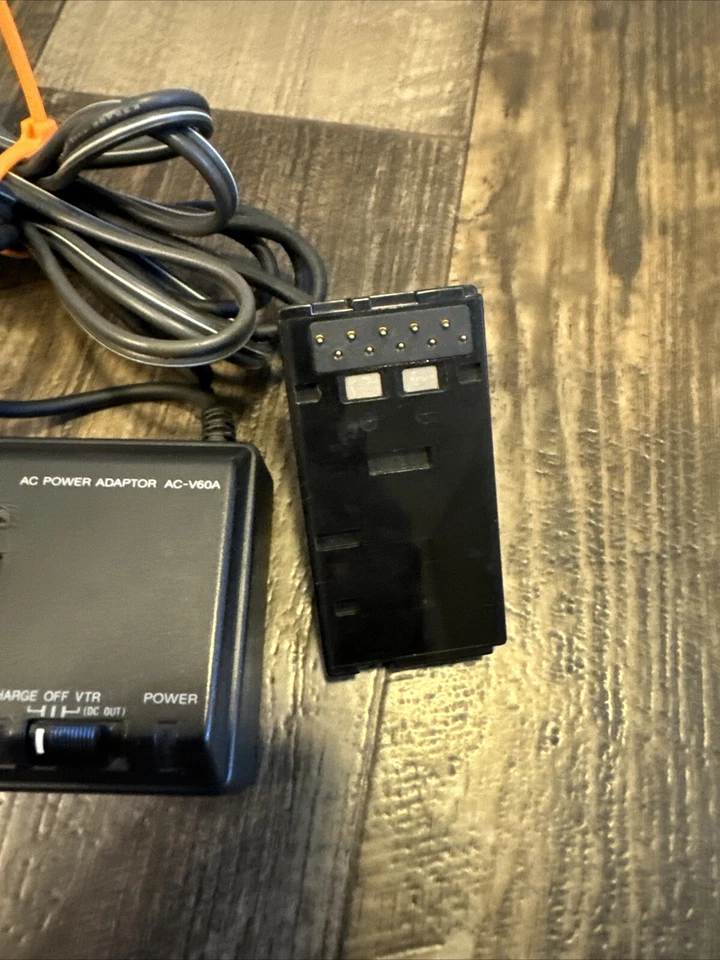 Cargador de batería Sony Handycam Video 8 CCD FX330 Adaptador de corriente Enchufe de pared AC-V60A Foto 3 de 4
