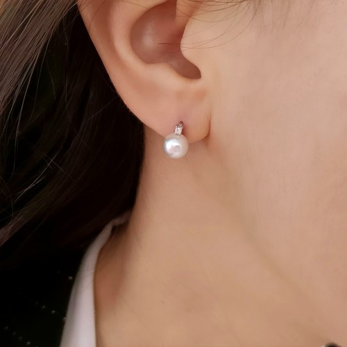 Orecchini Perle Akoya acqua salata 7,5 mm e Diamanti 0,06 CT Oro bianco 18k 750 - Foto 10 di 11