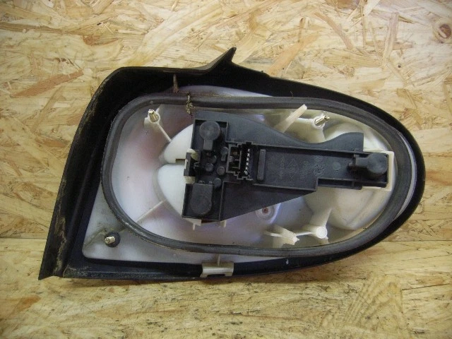 Rückleuchte Sinistra Renault Megane I Coach (DA) 1.6 E - Immagine 2 di 2