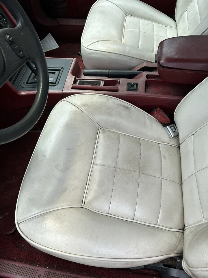 Сиденье водителя 1989 Ford Mustang Lx, белая кожа, оригинальное - Изображение 2 из 3