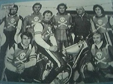 magazine picture / article  1972 speedway - poole team picture