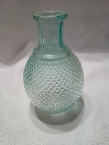 Vintage blau/grüne Glaskaraffe - Diamant Textur. 6"