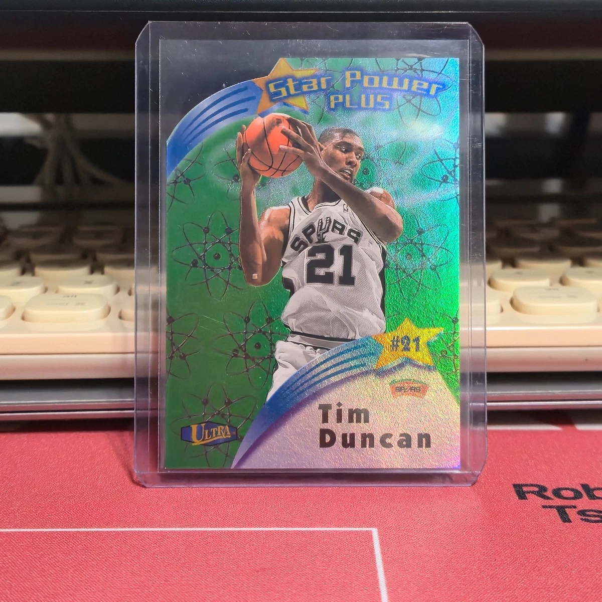 Fleer Tim Duncan Basketball Rookie Sports Trading Cards