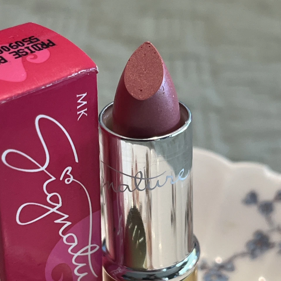 Mary Kay Signature Luscious Color Lipstick 550900 Paradise Pink .13oz NIB - Image 2 of 3