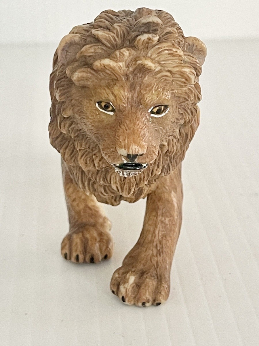 2006 Safari Ltd Lion Toy Figure Pretend Play Wild Animal Zoo